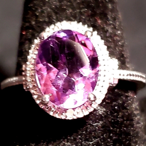 3.30 Carat Natural Oval Amethyst & Diamond Ring - Picture 1 of 4